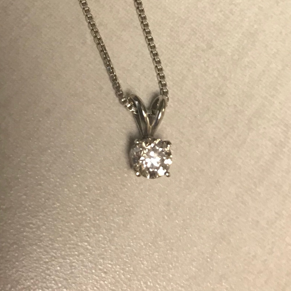 Diamond solitaire, round